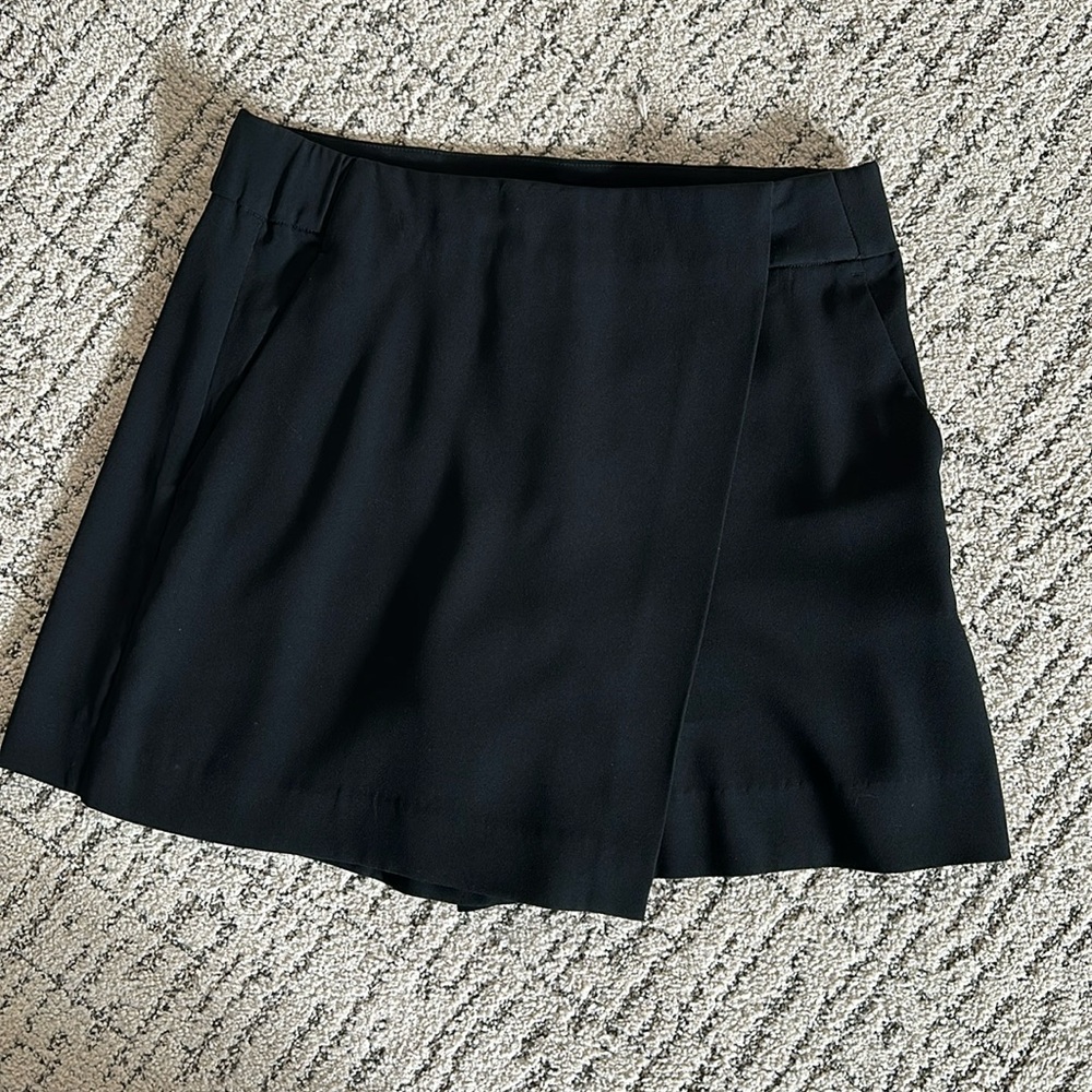 Babaton Hikaru Skort size 10